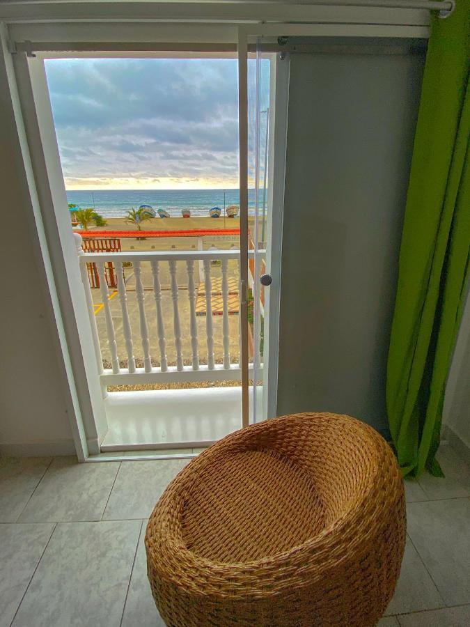 Whale House Hotel Puerto López エクステリア 写真