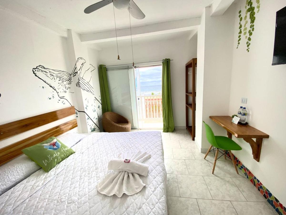 Whale House Hotel Puerto López エクステリア 写真