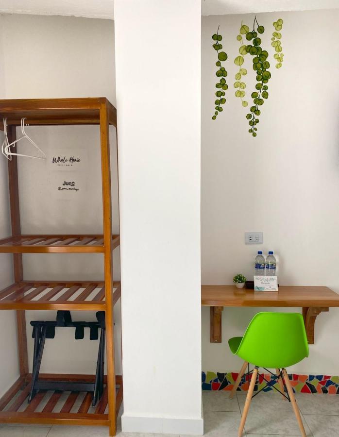 Whale House Hotel Puerto López エクステリア 写真