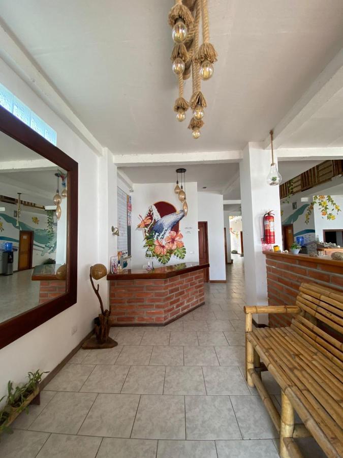 Whale House Hotel Puerto López エクステリア 写真