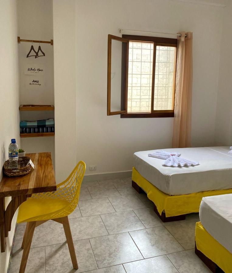Whale House Hotel Puerto López エクステリア 写真